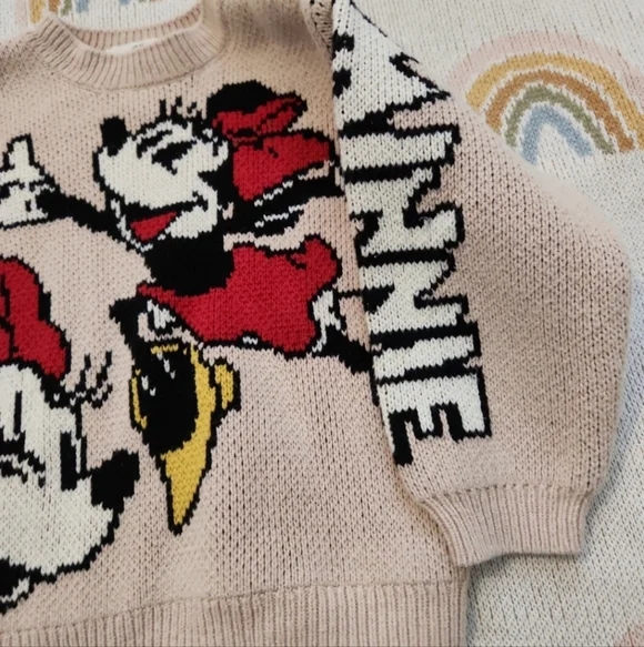 H&M Minnie Mouse Graphic Sweater - 3/4 3t 4t Disney - Picture 2 of 5